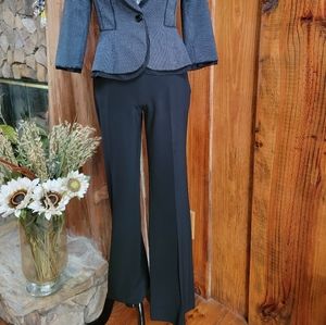 WHITE HOUSE BLACK MARKET The Wide-Leg Black Pants 2R